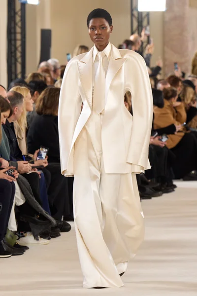 Look 12